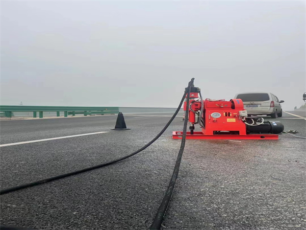 冯坡镇马路路基路面开裂下沉注浆加固灌浆